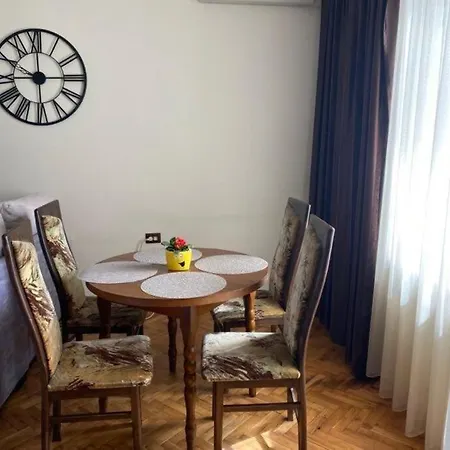 Center: Luxe/cozy Apartment Varna